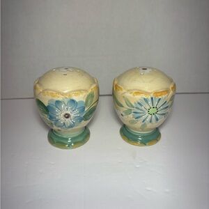 Pfaltzgraff Salt & Pepper Shakers Vintage Floral Ceramic Stoneware Discontinued